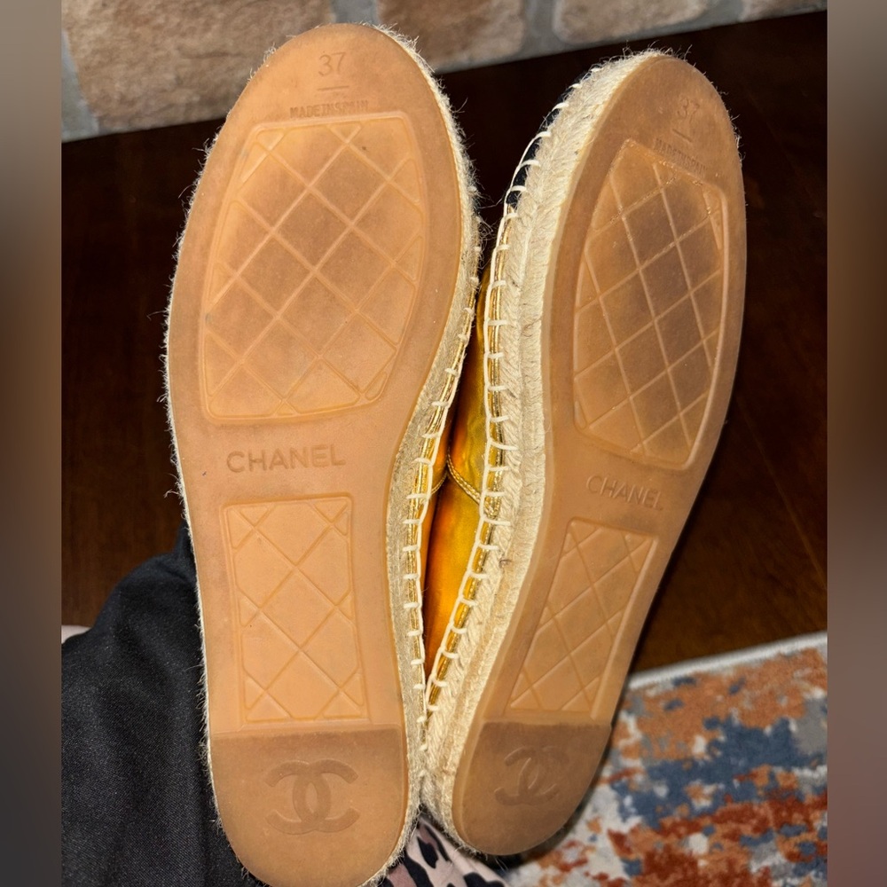 CHANEL Metallic Gold and Black Espadrilles - Picture 4 of 4